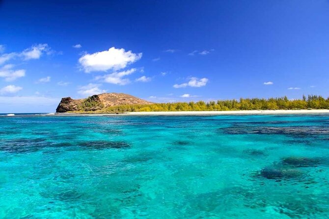 3 North Islands Catamaran Cruise with Lunch & Drinks on island. - Lunch, island access, and what is really included