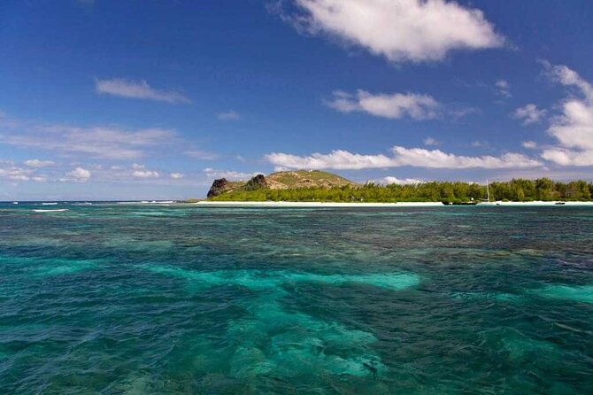 3 North Islands Catamaran Cruise with Lunch & Drinks on island. - Ile Plate and the turquoise lagoon