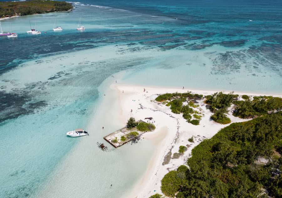 5 Islands Boat Trip, Snorkeling and Lunch on Ile aux Cerfs - Grand River South East Waterfall by boat