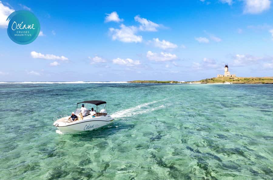 5 islands tour: New Private OCÉANE Speedboat - GRSE Waterfall and Monkeys