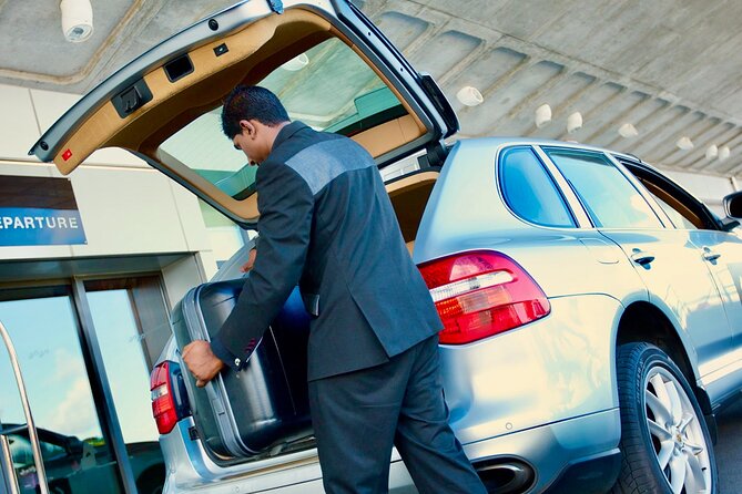 Airport & Hotel Transfers: Private with WIFI Facilities - The drivers make the difference