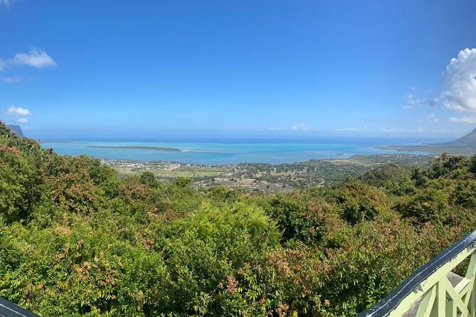 All Inclusive Full Day Tour: Chamarel Rhumrie,7-Coloured & Lunch - Rochester Falls, swimming, and practical footwear