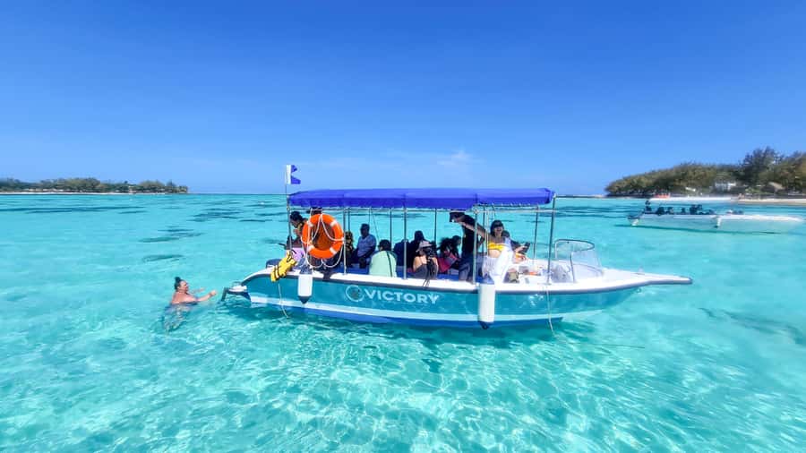 Blue Bay: Blue Bay Glass Bottom Boat Visit and Snorkeling - Key points to know