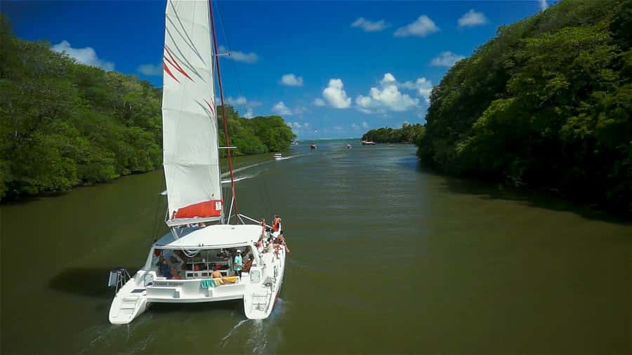 Catamaran cruise to Ile aux Cerfs from Pointe Jerome - What the 42-Foot Catamaran Feels Like