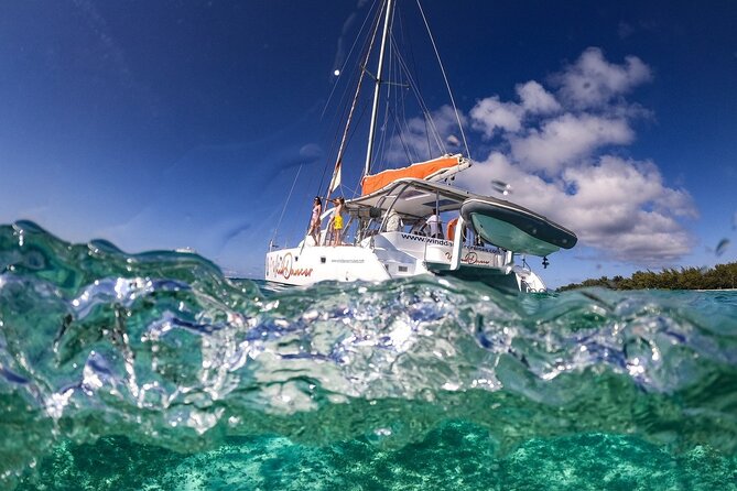 Catamaran Full-Day 3 island Northern Isles Cruise in Grand Baie - The first hour: easy sailing toward the islets