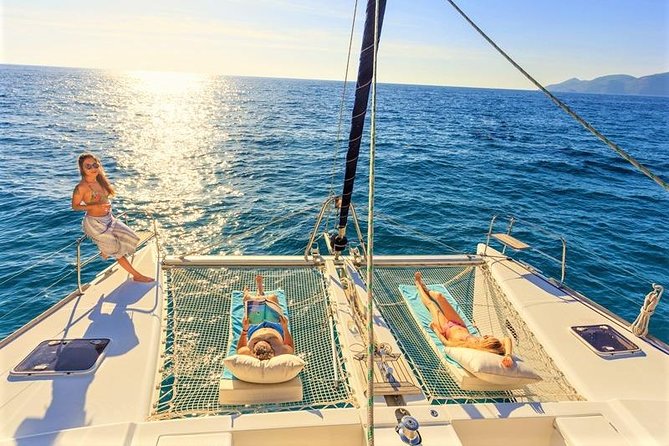 Catamaran Ile aux Cerfs, snorkeling + GRSE Waterfall, BBQ & Bar - Who will get the most from this catamaran day