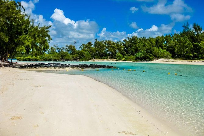 Catamaran to Ile aux Cerf with Parasailing, Tube Riding & Lunch - Parasailing is the day’s headline activity