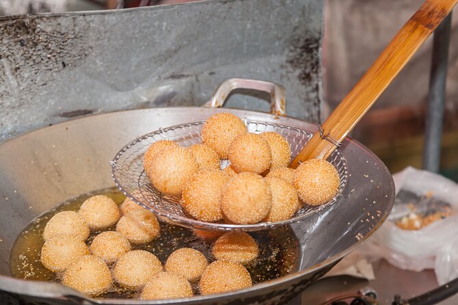 China Town & Port-Louis Mix Food Tour - A four-hour walk with plenty to eat