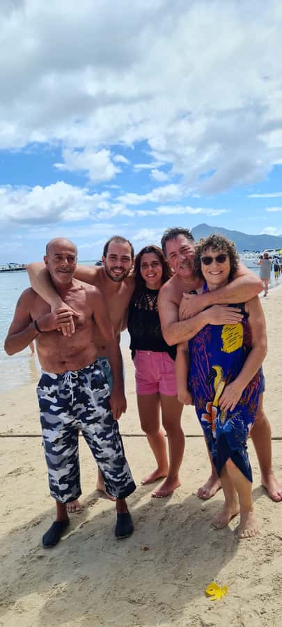 Dolphins: Private, Snorkel, CrystalRock, ileoBenitiers,lunch - Crystal Rock in open water
