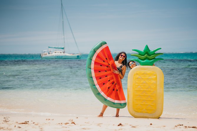 EAST Shared Cruise : OCÉANE Full day catamaran to Ile aux Cerfs - Grand River South East Waterfalls in 30 minutes