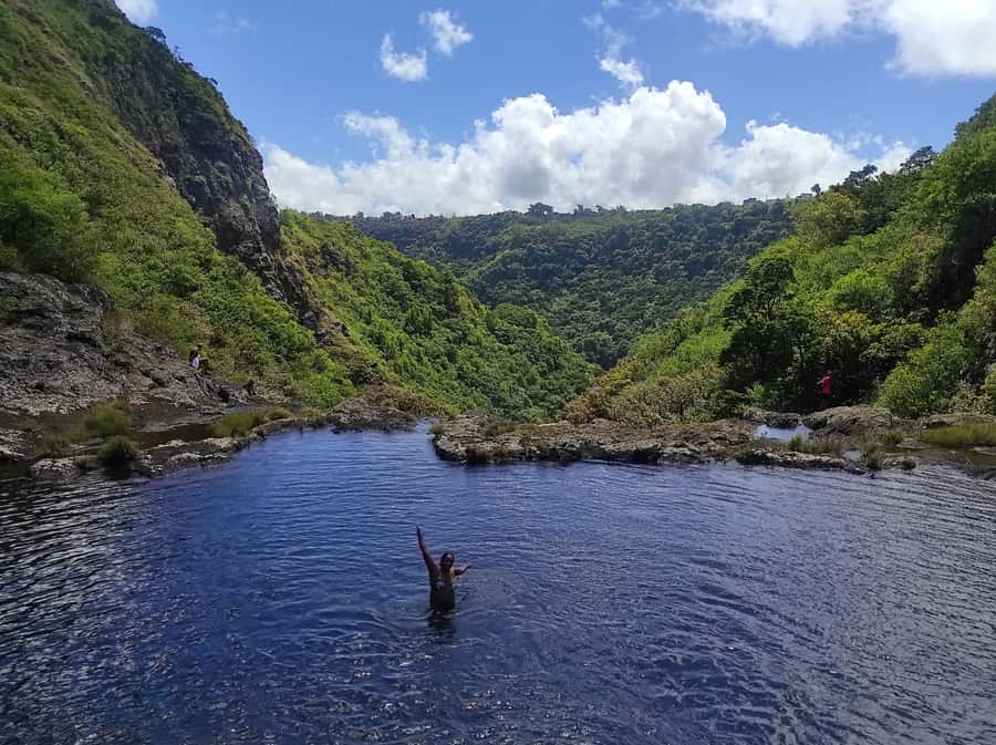 From Quatre Cocos: Tamarind Falls Hiking Day Trip - Guides who add more than directions
