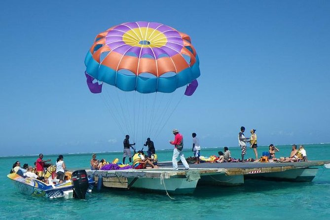 Full-Day At Ile Aux Cerf: Speed Boat, GRSE, Lunch On A Private Island & Transfer - Group size, language, and comfort