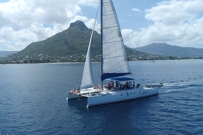 Full Day Catamaran Cruise on shared basis to Bénitiers Island - What the $90.59 price really covers