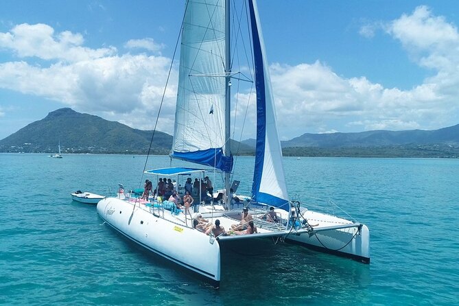 Full Day Catamaran Cruise on shared basis to Bénitiers Island - What to bring and how to prepare