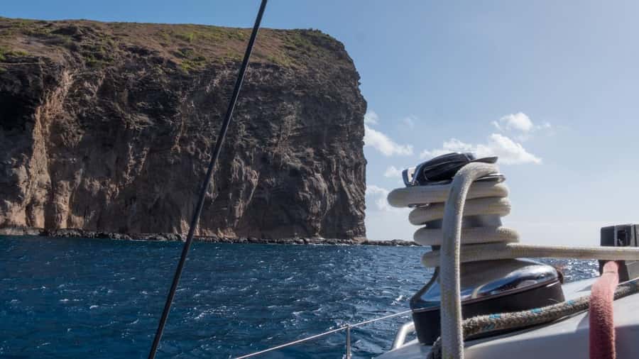 Full Day Catamaran Luxury Cruise to Northern Islands w Lunch - BBQ lunch served on the catamaran