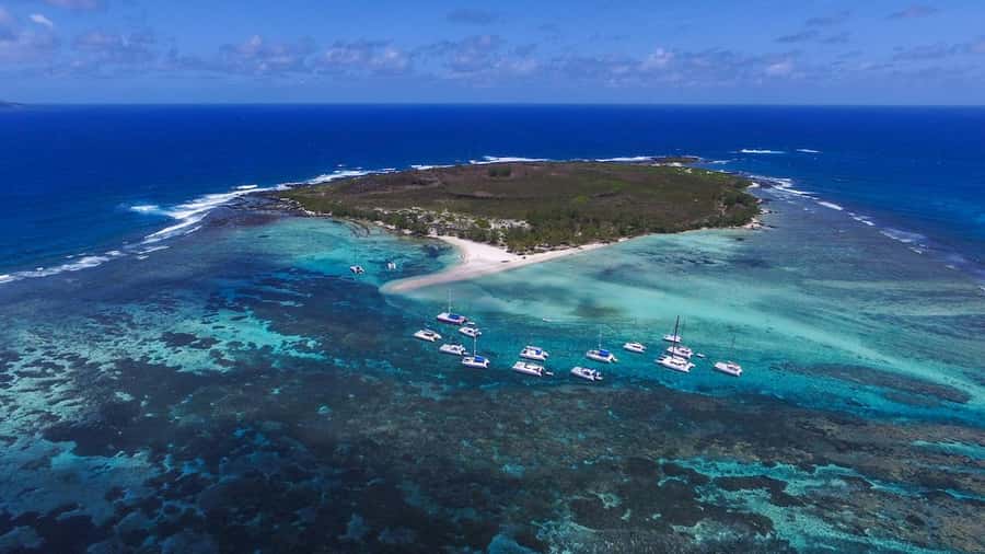 Full Day Catamaran Luxury Cruise to Northern Islands w Lunch - Ilot Gabriel offers the afternoon island visit