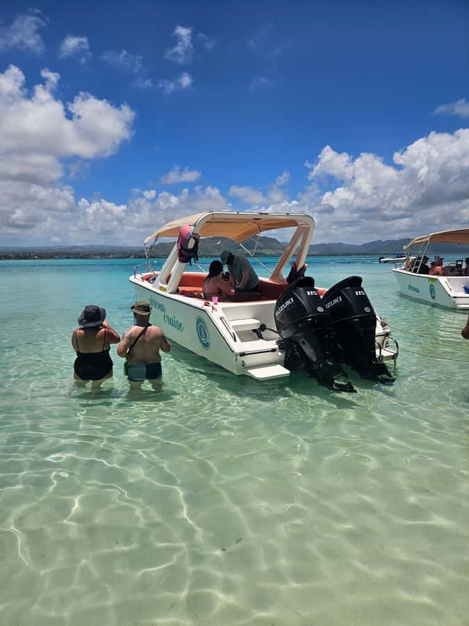 FULL-DAY CATASPEED - East Lagoon cruise including transfer. - Snorkeling in the Aquarium