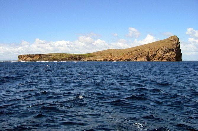 Full-Day Northern Catamaran Cruise: Coin de Mire and Ile Plate Island - Leaving Grand Baie for the Northern Coast