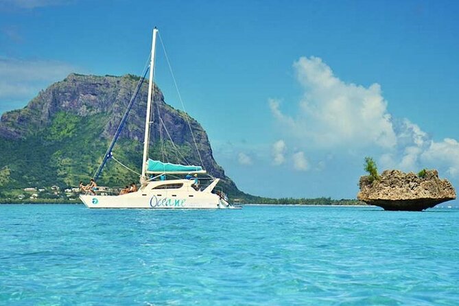 Full day Shared Speedboat Tour - South West Lagoon Dolphin Swim - The pickup problem you should take seriously