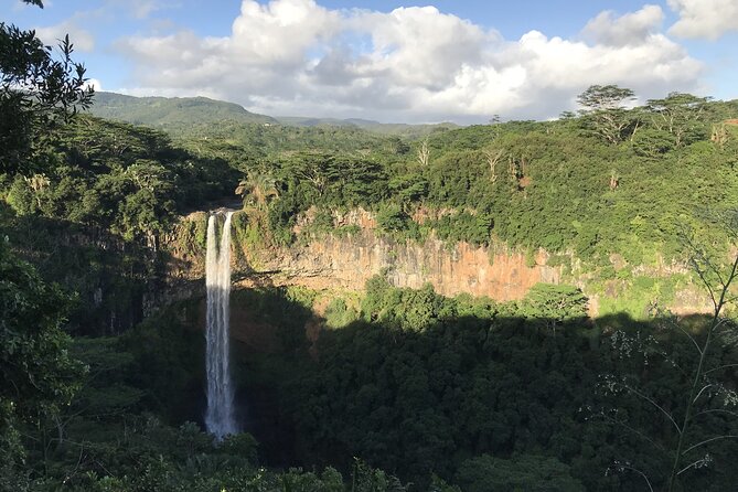 Full day visit to Chamarel ,Curious Corner & Takamaka with Lunch - The best parts of this southwest Mauritius day