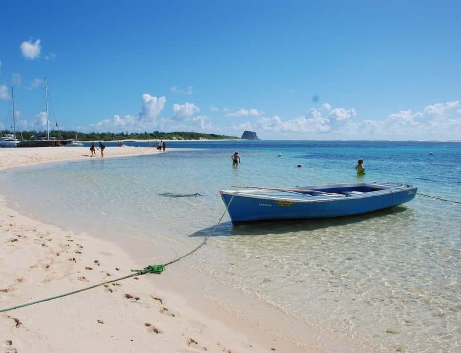 GBaie: 3 North Islands Cruise, Lunch & CoindeMire Snorkeling - Who will enjoy this North Islands cruise