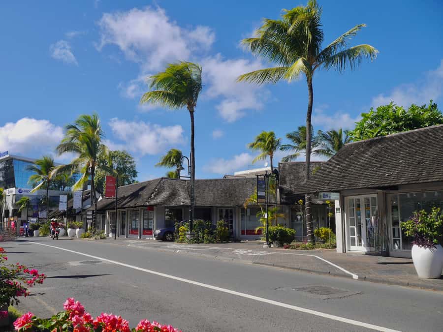 Grand Baie: Coastal Cuisine & Culture Walking Tour - Sunset Boulevard and the final restaurant