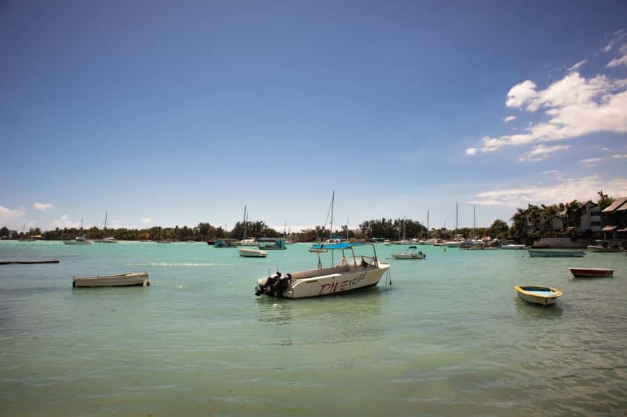Grand Baie: Guided Walking Food Tour - Starting at Happy Rajah and finding the local side of town