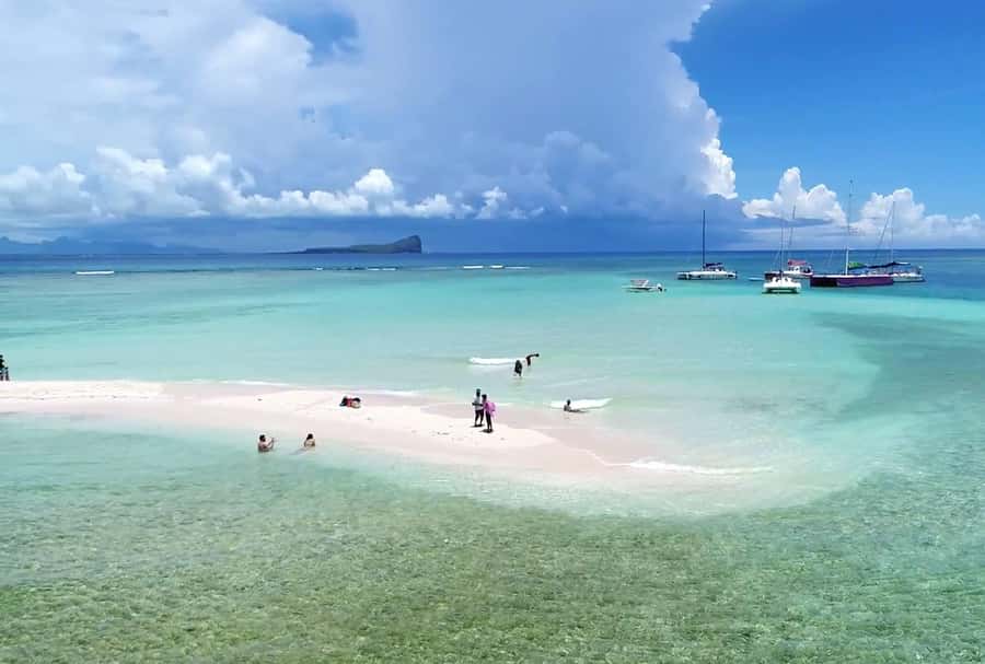 Grand Bay: Catamaran Cruise to Flat Island with BBQ Lunch - BBQ lunch and drinks on the island