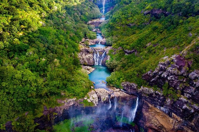 Guided Hiking The 7 WATERFALLS with relaxing car tour in the end - Why a certified local guide makes the walk better