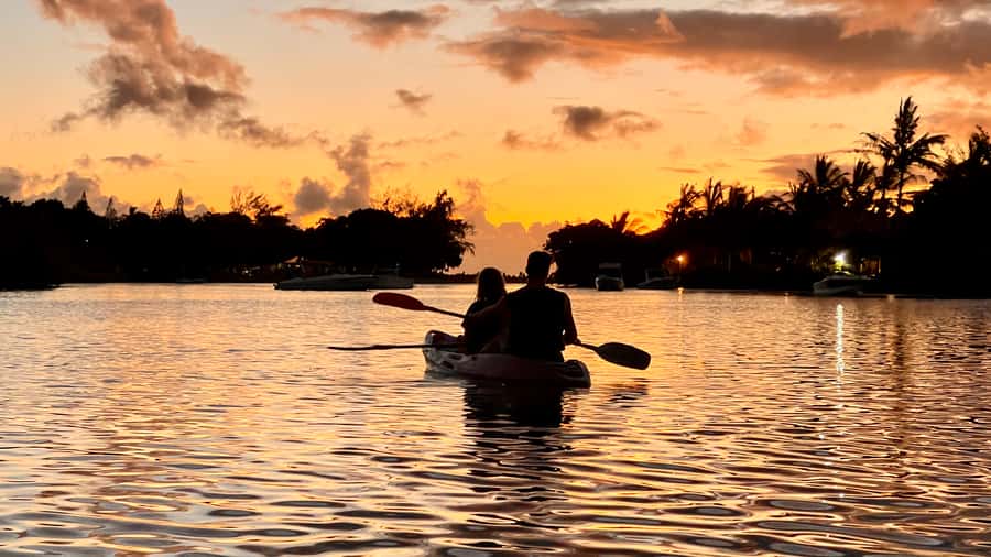 Guided Sundowner Kayak Tour - What the guide adds to the experience