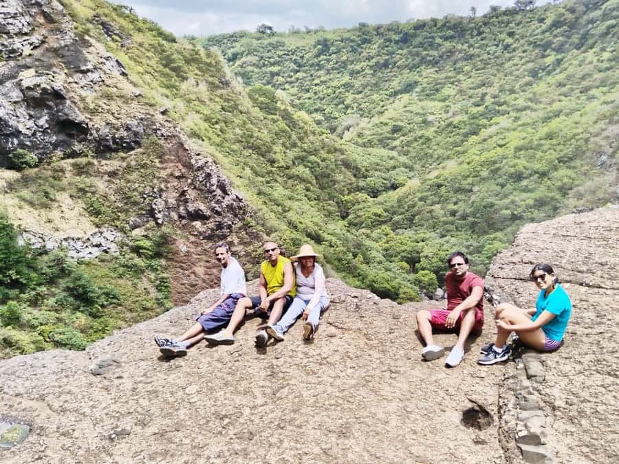 Henrietta: Hiking at the Tamarind Waterfalls - From your hotel to Henriettas sugar-cane fields