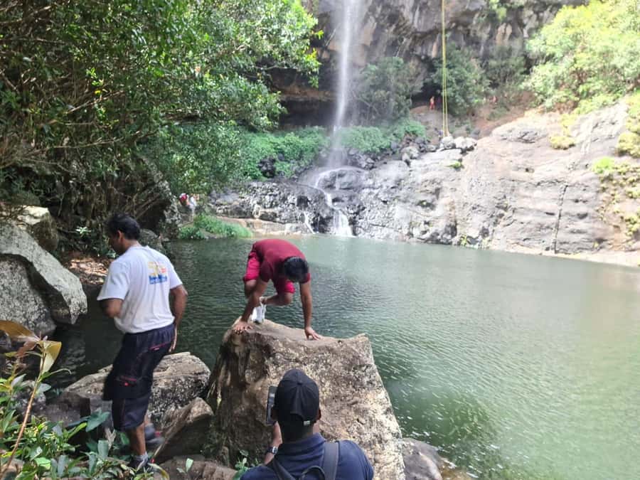 Henrietta: Hiking at the Tamarind Waterfalls - Reaching the first Tamarind waterfalls