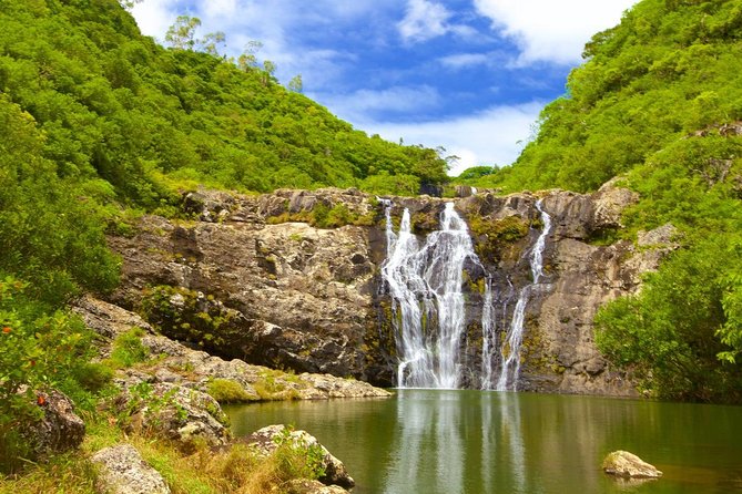 Hiking Trip Full-Day: The Magnificent 7 Waterfalls Sept Cascades including Lunch - Key points to know before booking