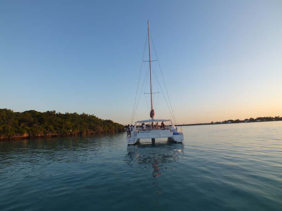 Ile aux Aigrettes: Private Sunset Cruise Tour - Food, drinks, and what you should pack