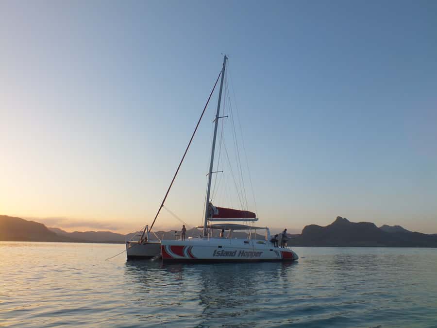 Ile aux Aigrettes: Private Sunset Cruise Tour - Choosing between the Dalbair wreck and Grand Port