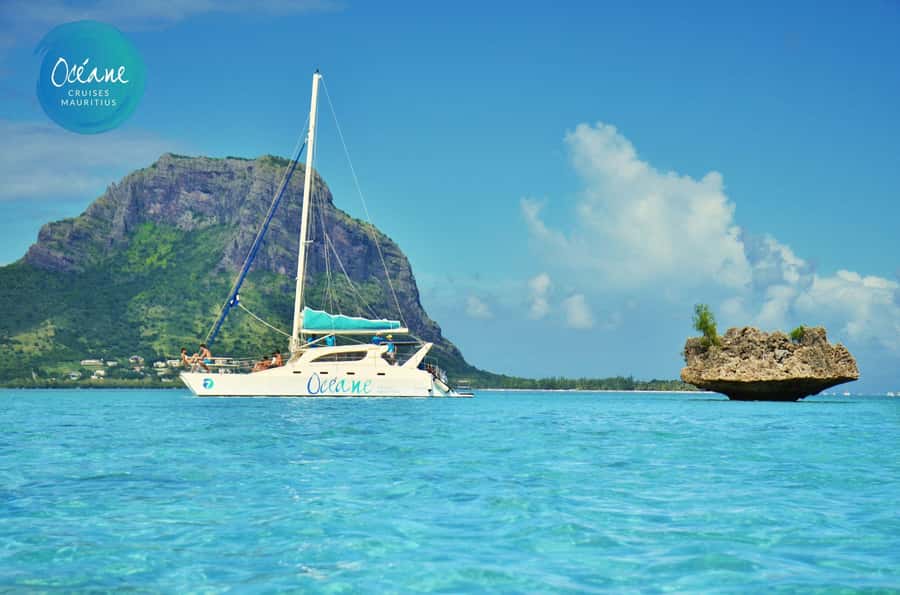 Ile Aux Bénitiers : Private Catamaran Cruise & Gourmet Lunch - Should you book the Île aux Bénitiers cruise?