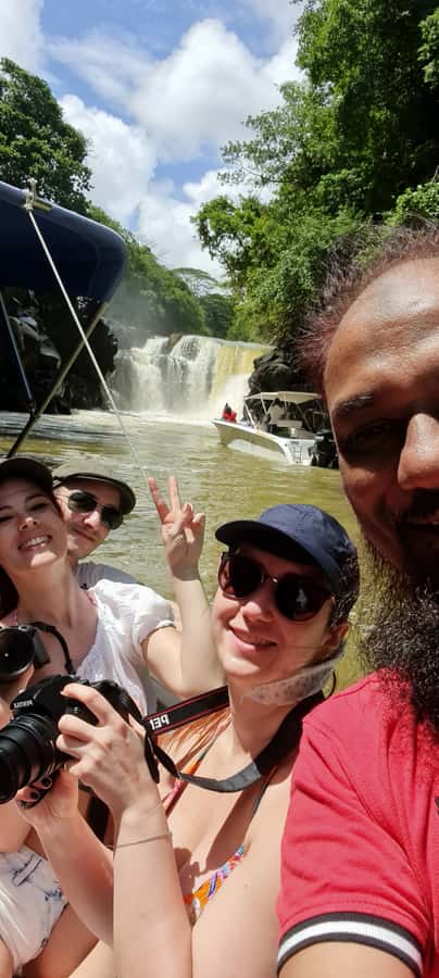 Ile aux Cerfs: Island & Waterfall Speedboat Tour with Lunch - Booking tips for a smoother day