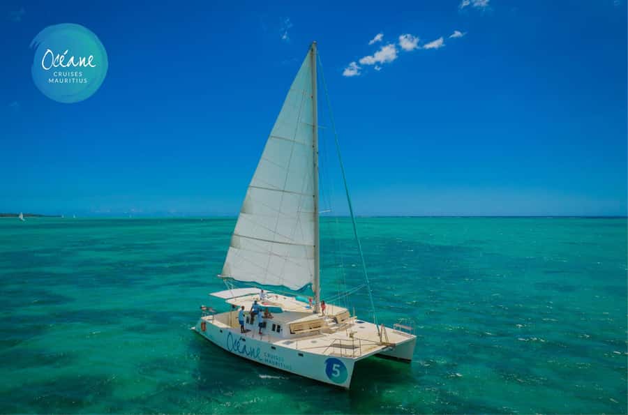 Île aux Cerfs: Private Catamaran Cruise with Gourmet Lunch - Key points to know before you book