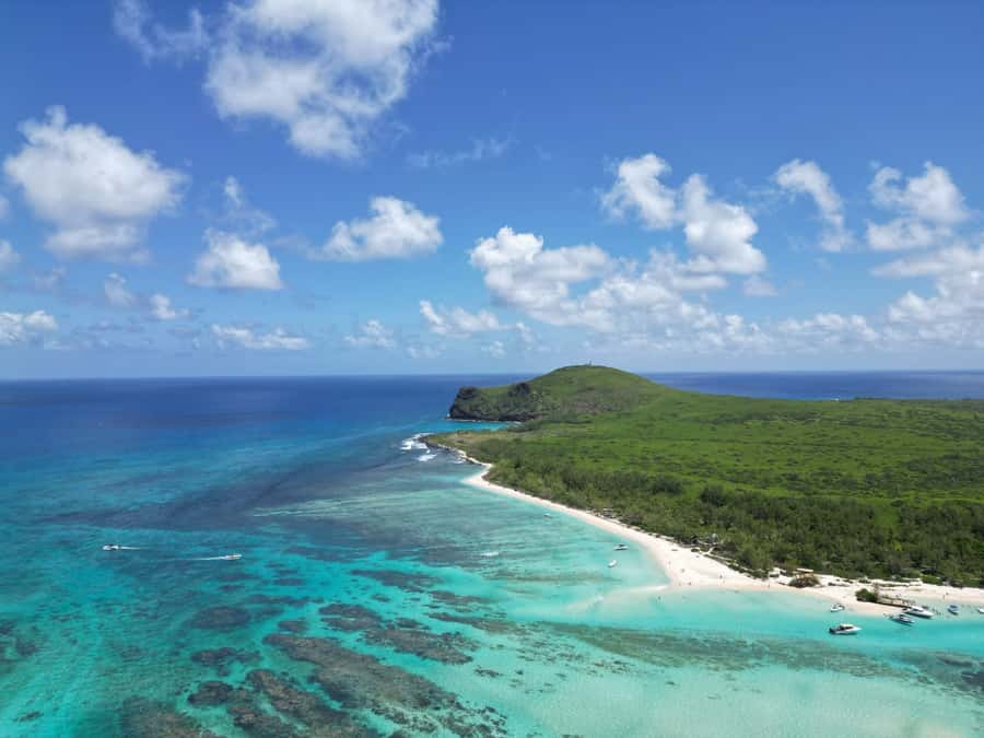 Ilot Gabriel: Catamaran Cruise & BBQ Lunch - Snorkeling without supplied equipment