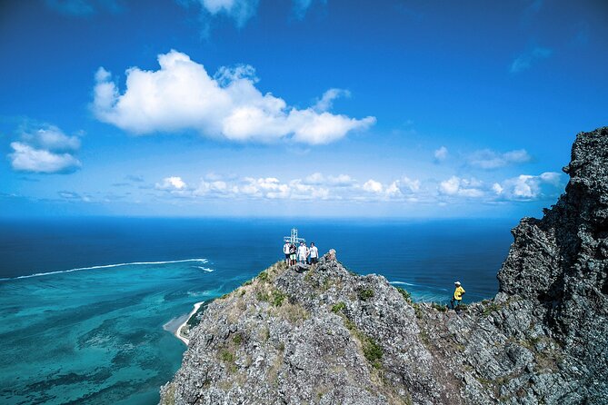 Le Morne Mountain: Guided Hike With Our Professional Local Guides - The payoff at the top of Le Morne