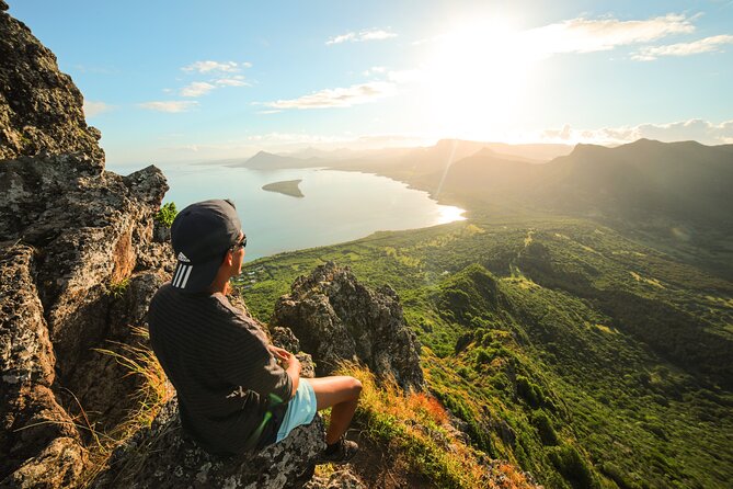 Le Morne Mountain Sunrise Hike & Climb - The guides make a real difference