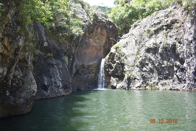 Les septs Cascades Tamarind Falls - Choosing the easier hike or the tougher option