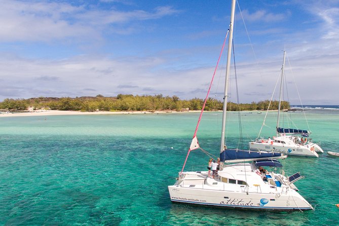 Luxury Catamaran Cruise: The Northern Islands - Ile Plate and the Indian Ocean swim