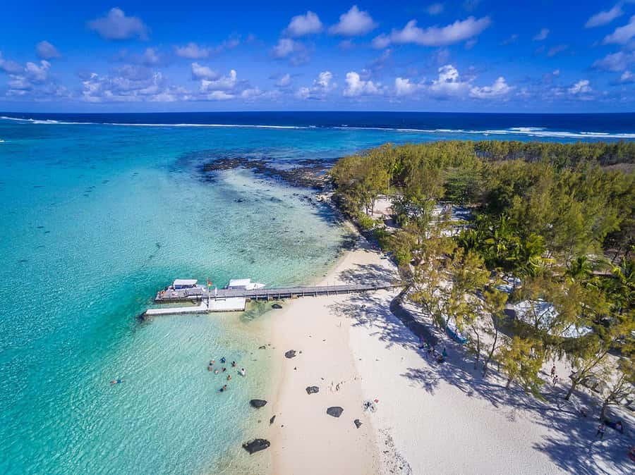 Mahebourg: L'île des Deux Cocos Island Boat Tour with Lunch - Snorkeling in Blue Bay Marine National Park