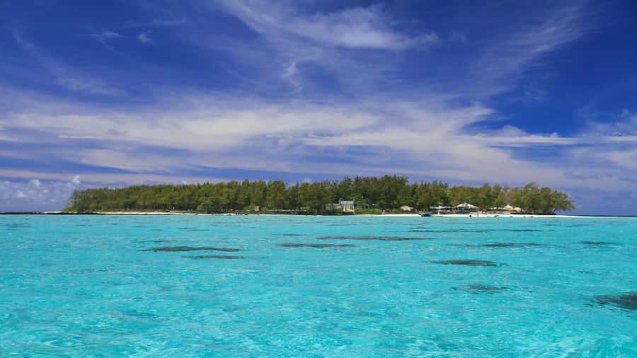 Mahebourg: L'île des Deux Cocos Island Boat Tour with Lunch - Should you book Île des Deux Cocos?