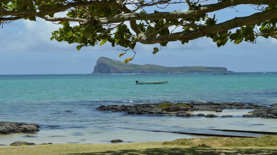 Mauritius: 3 Days Private Authentic Tour with hidden gems - Timing, meals, and extra costs