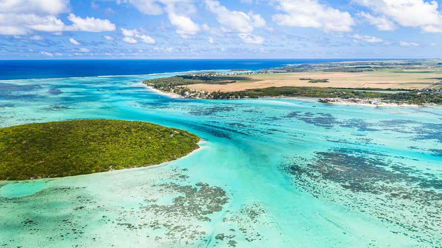 Mauritius: 5 East Coast Islands Tour with Snorkeling & Lunch - Ile aux Cerfs: an energetic first stop