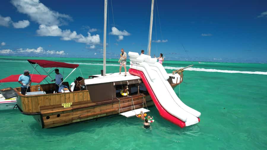 Mauritius: Boat trip to Ile aux Cerfs with Lunch/waterslide - Key points to know before you book