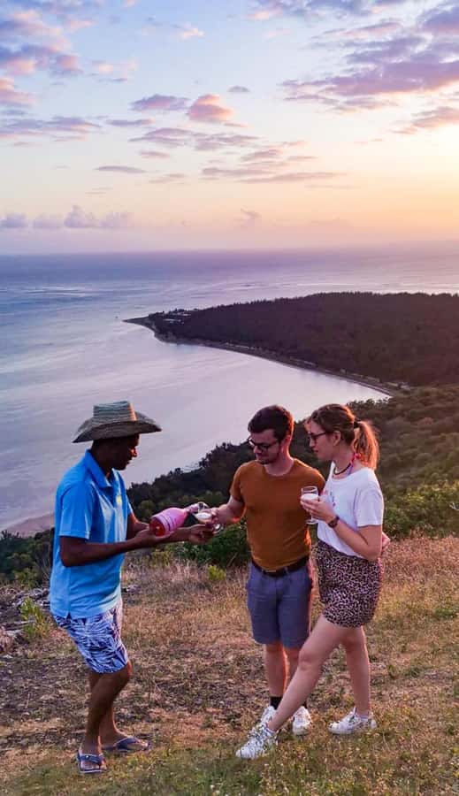 Mauritius: Exclusive Le Morne Sunset Hike & Aperitivo - Practical details that affect your evening