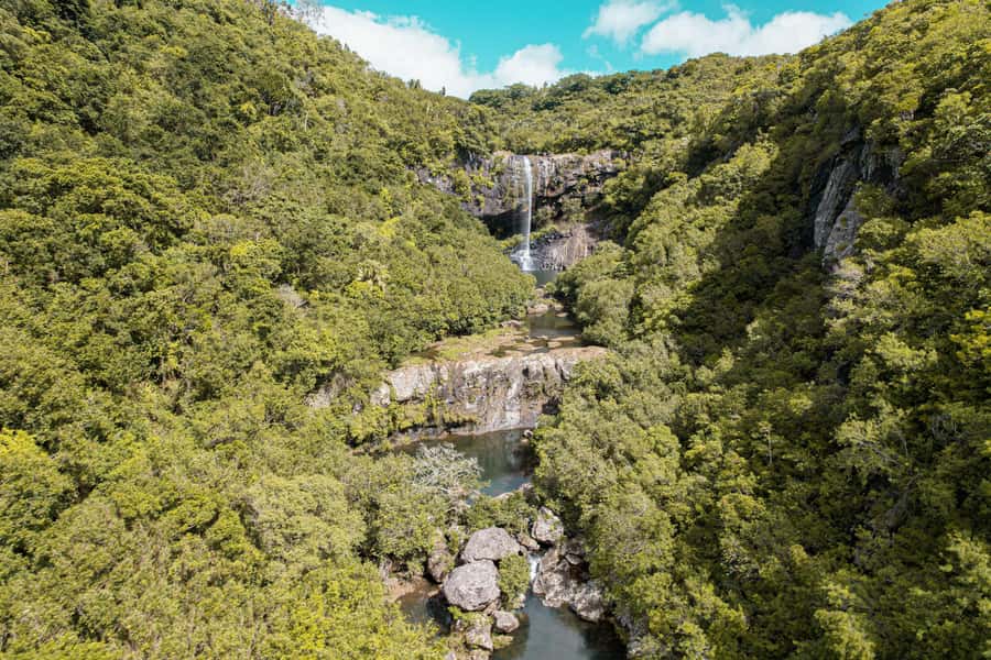 Mauritius: Exploring the Tamarind Falls with a Guide - The Tamarind Falls route, from rainforest to canyon